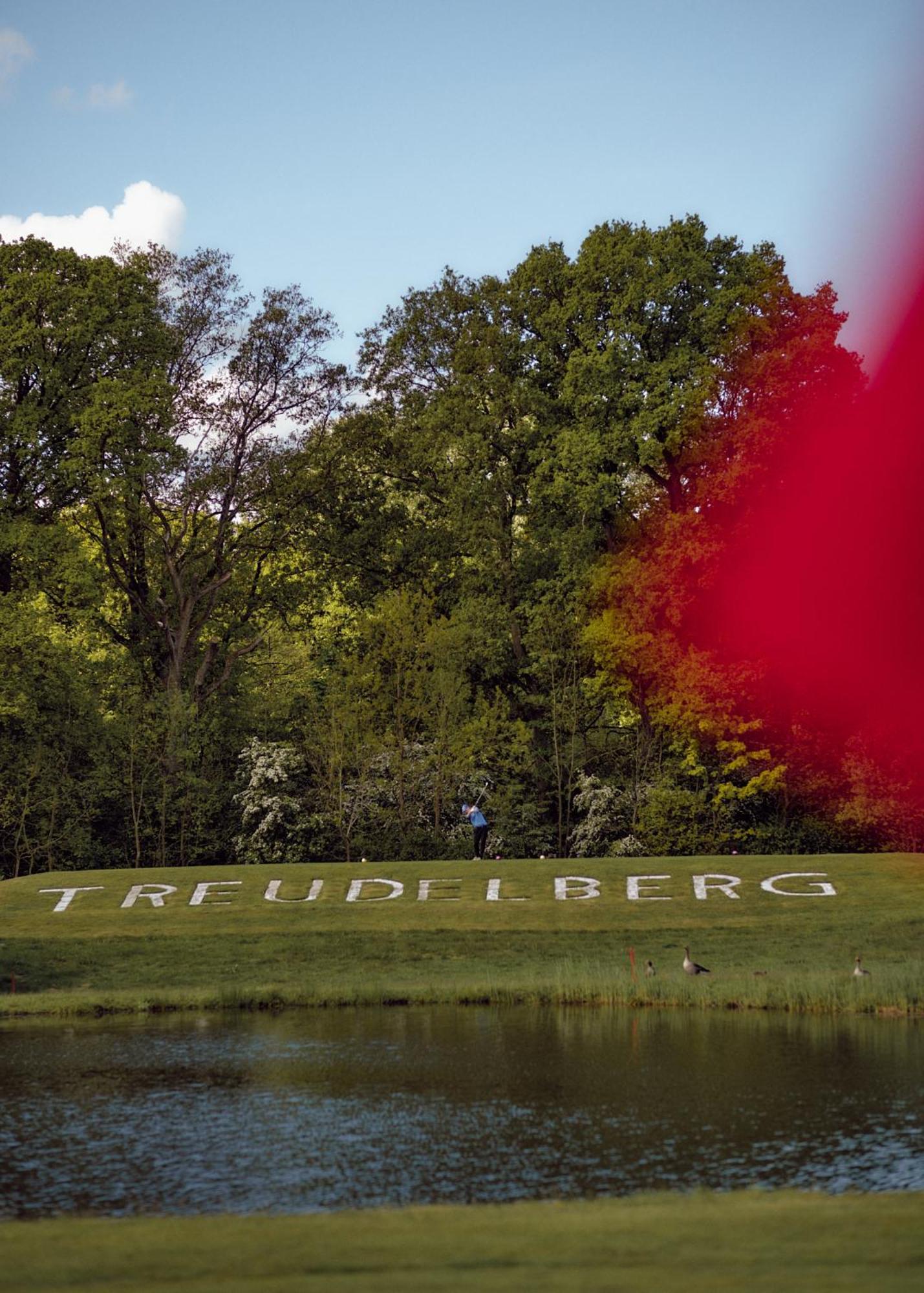 Отель Steigenberger Treudelberg